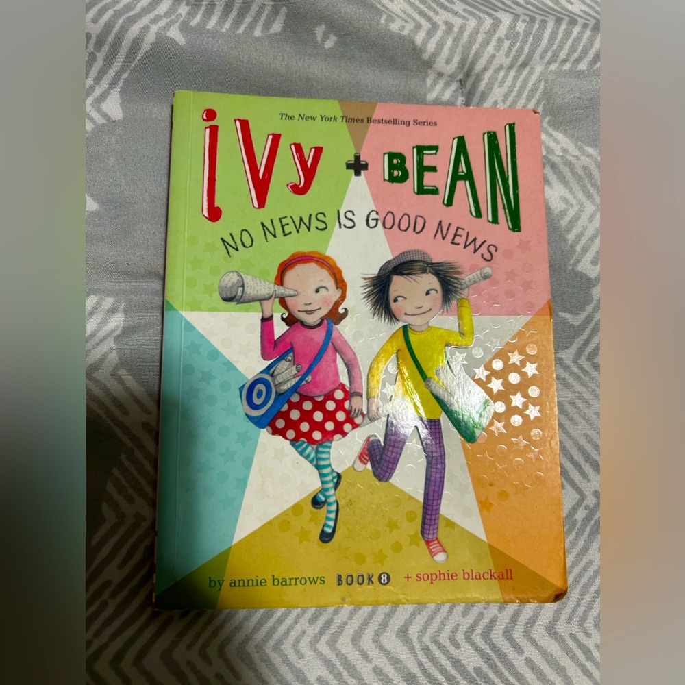 📚Ivy+Bean “No news is Good News” by Annie Barrows+Sophie Blackall
